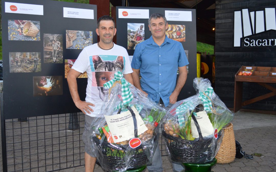 Edorta Polo e Imanol Manterola recogen sus premios en Sagardoetxea.