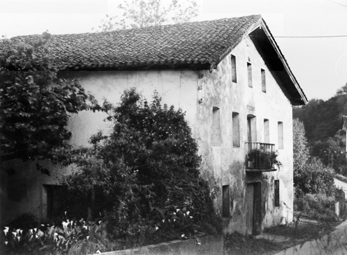 Centro de Documentación de Sagardoetxea: historia y fotografías antiguas de los caseríos de Astigarraga.