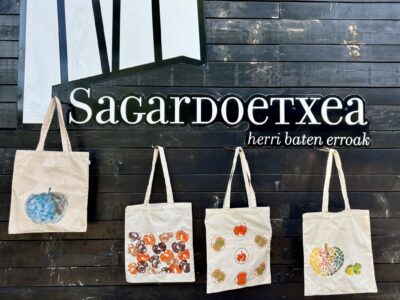 Tote bagak (telazko poltsak) margotzeko tailerra familientzat