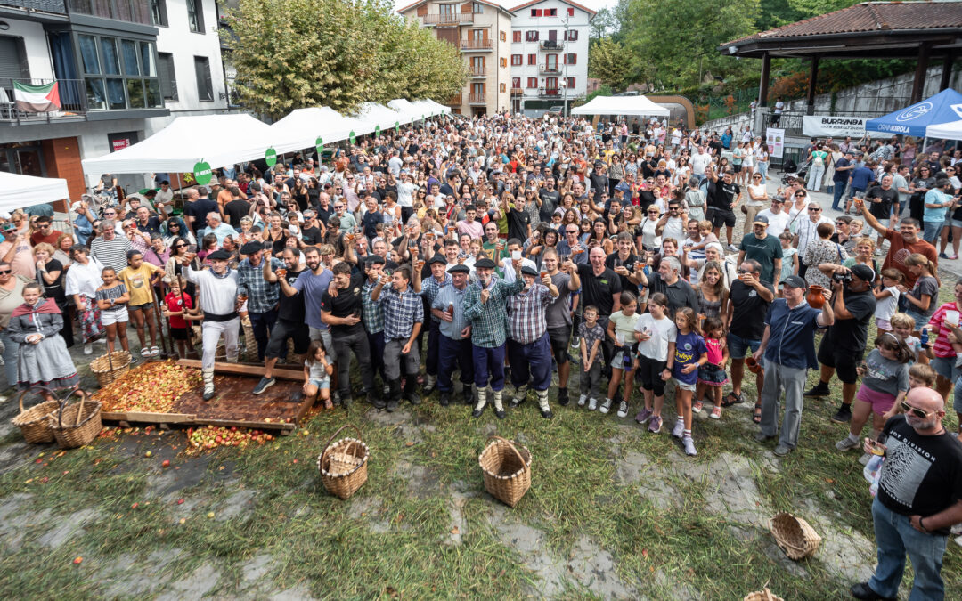 Lehen muztioarekin topa herrikoia XXVI. Sagar Uzta ospatzeko